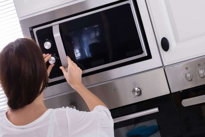 What Are Microwaves And How Do They Work In The Kitchen Setting?